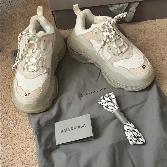 balenciaga triple s white 37